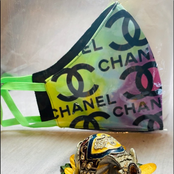 Two Beautiful masks - Picture 2 of 2